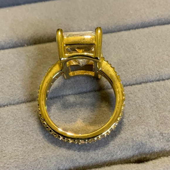 Gold plated sterling silver ring with large rectangular stone - Picture 5 of 5